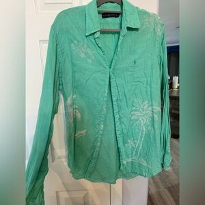 Men’s Ralph Lauren long sleeve dress shirt. Good condition.